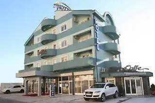 Kosta's Готель