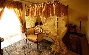 Kosta's Hotel 4*