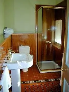 Kosta's Hotel