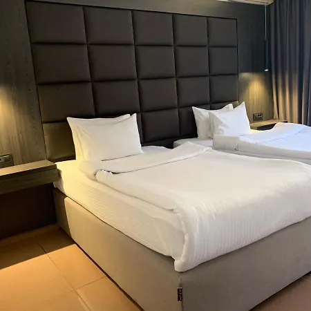 Kosta's Hotel 4*